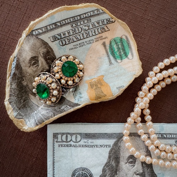 Glossy Benjamin Cash Money Hundred Dollar Bill Decoupage Oyster Shell Trinket - Picture 3 of 7